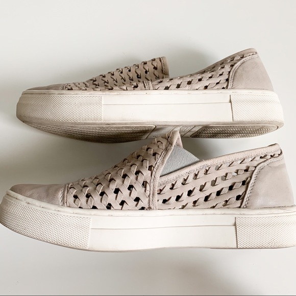 Seychelles Latest Fashion Sneaker - Picture 7 of 13